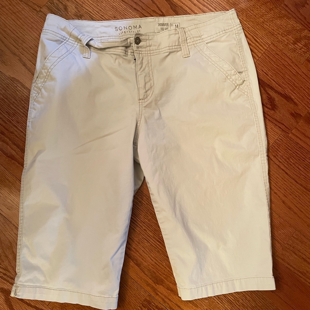 Sonoma Beige Knee-Length Shorts skimmers size 14